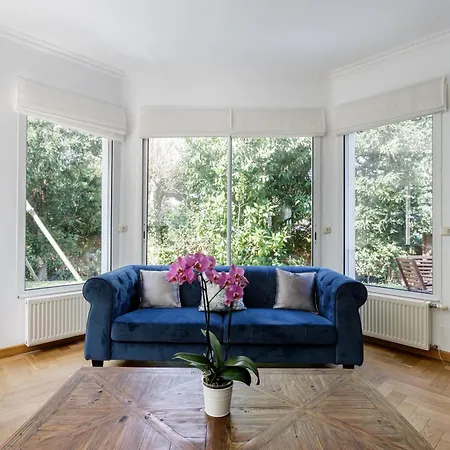 5 Salles De Bain • Chateau De Versailles A Pied Villa