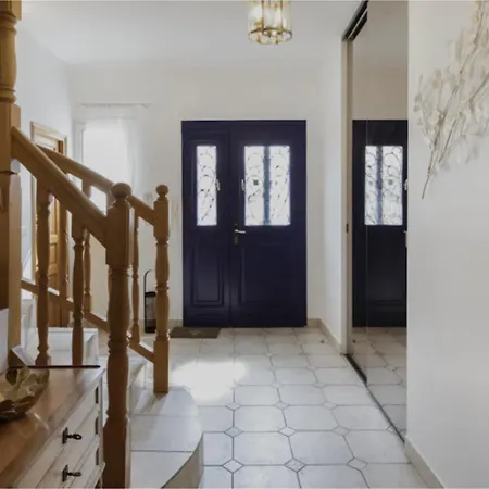 5 Salles De Bain • Chateau De Versailles A Pied Villa Le Chesnay (Yvelines)