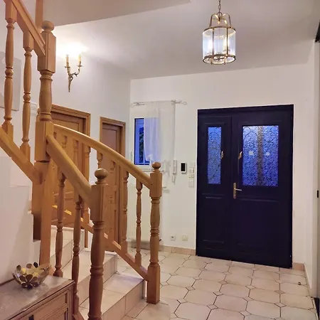 5 Salles De Bain • Chateau De Versailles A Pied Villa Le Chesnay (Yvelines)