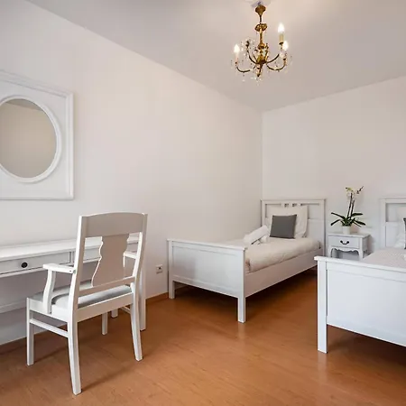 Villa 5 Salles De Bain • Chateau De Versailles A Pied *