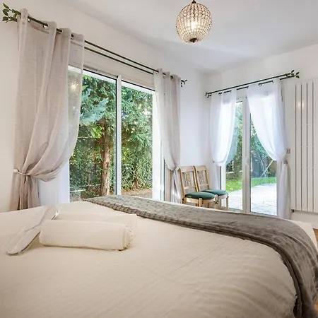Villa 5 Salles De Bain • Chateau De Versailles A Pied *